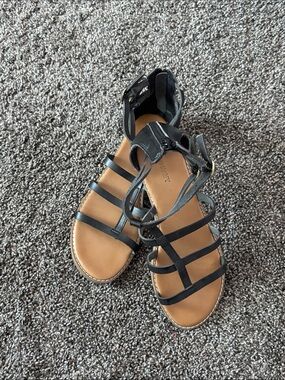 Old Navy Black Strappy Gladiator Sandals